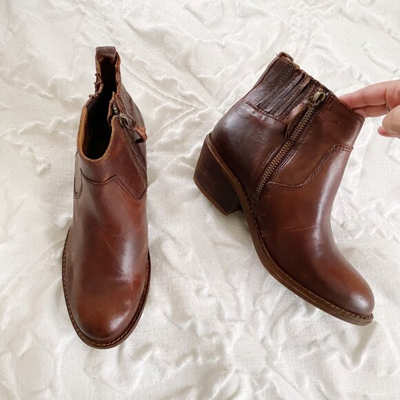 Sofft Ardmore Booties size 6.5  $159.00 - Picture 4 of 8